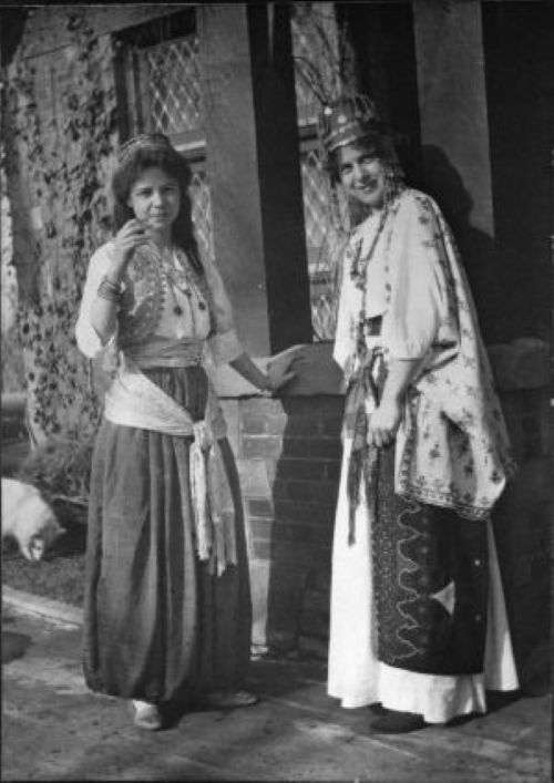 Helen Campbell in costume L90 272